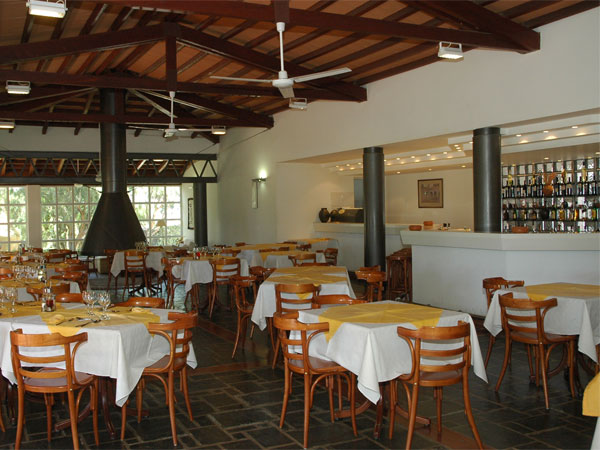 Ver más fotos del restaurante de la Hostería Cachi en Salta, Argentina